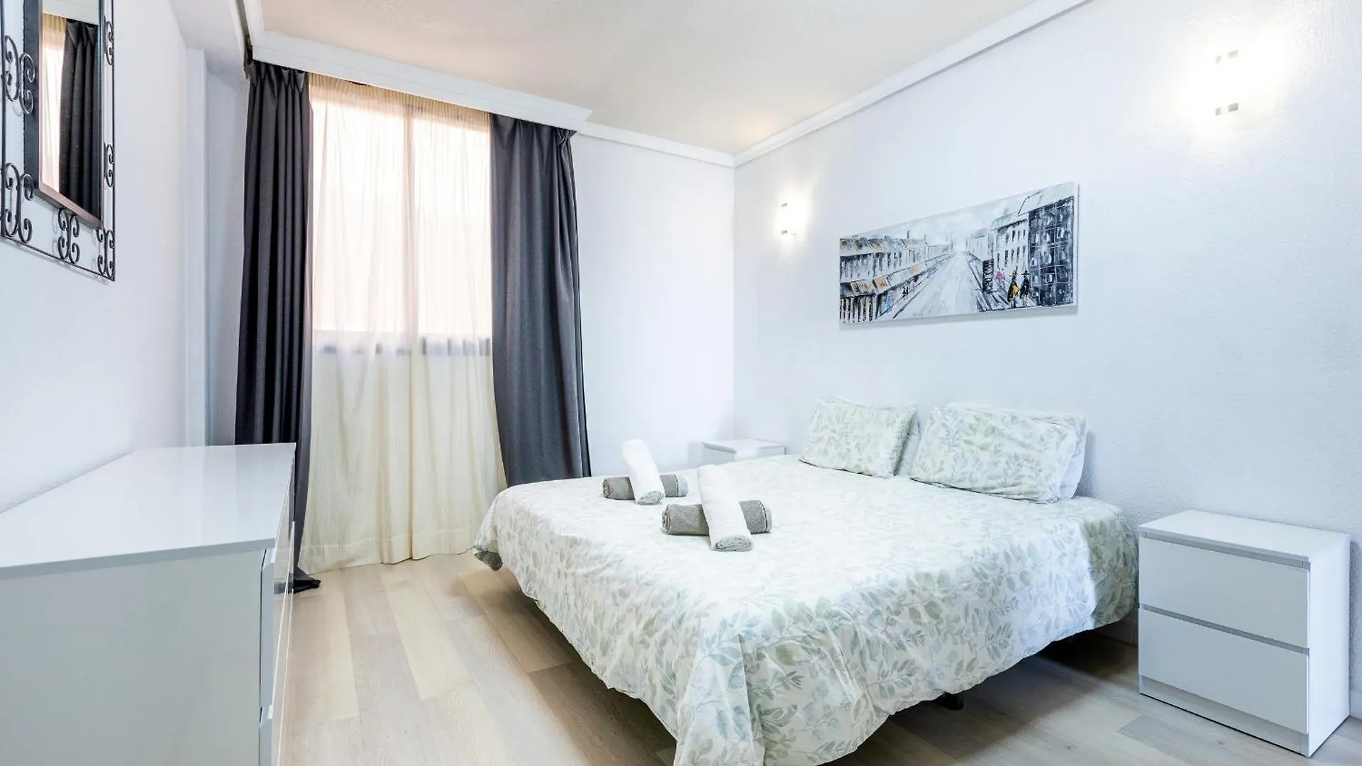 公寓 Paradise Court Suites 阿德耶