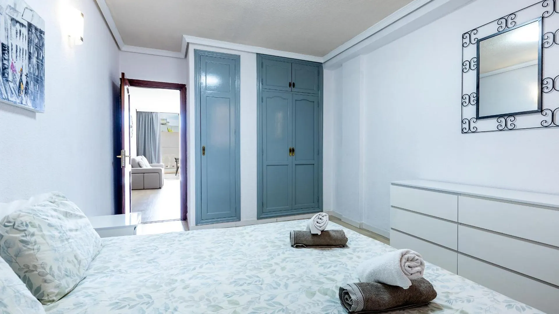 公寓 Paradise Court Suites 阿德耶