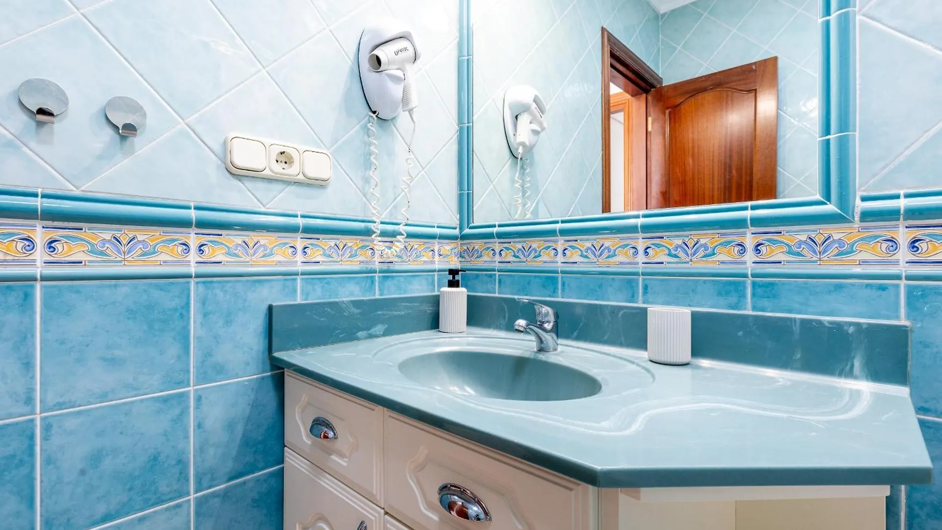 Apartment Paradise Court Suites Costa Adeje  Spain